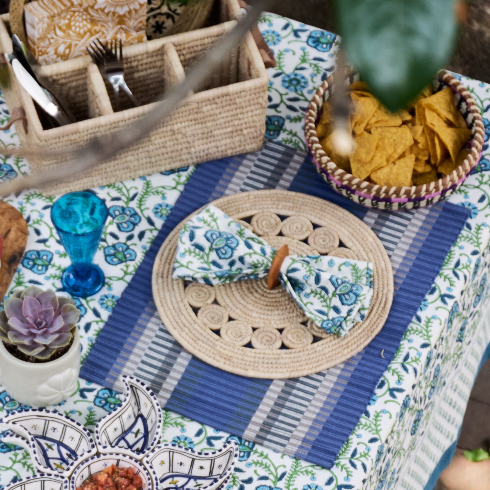 Pleta Woven Date Palm Leaf Charger Placemat - Ten Thousand Villages