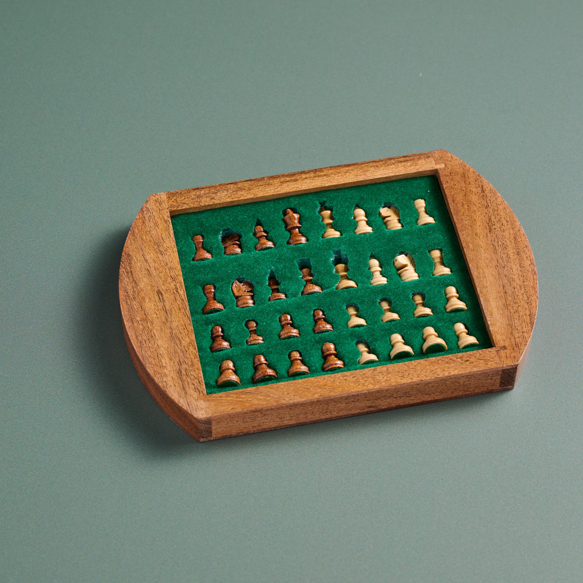 Acacia Wood Round Magnetic Chess Set - Ten Thousand Villages