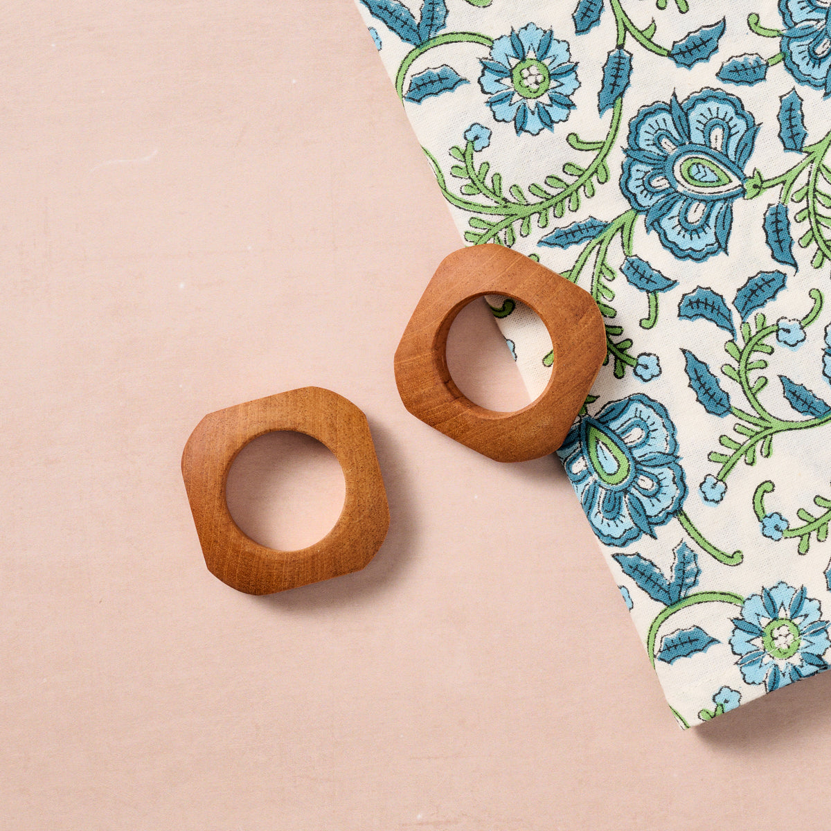 Caja Mahogany Napkin Rings - Set of 2 - Ten Thousand Villages