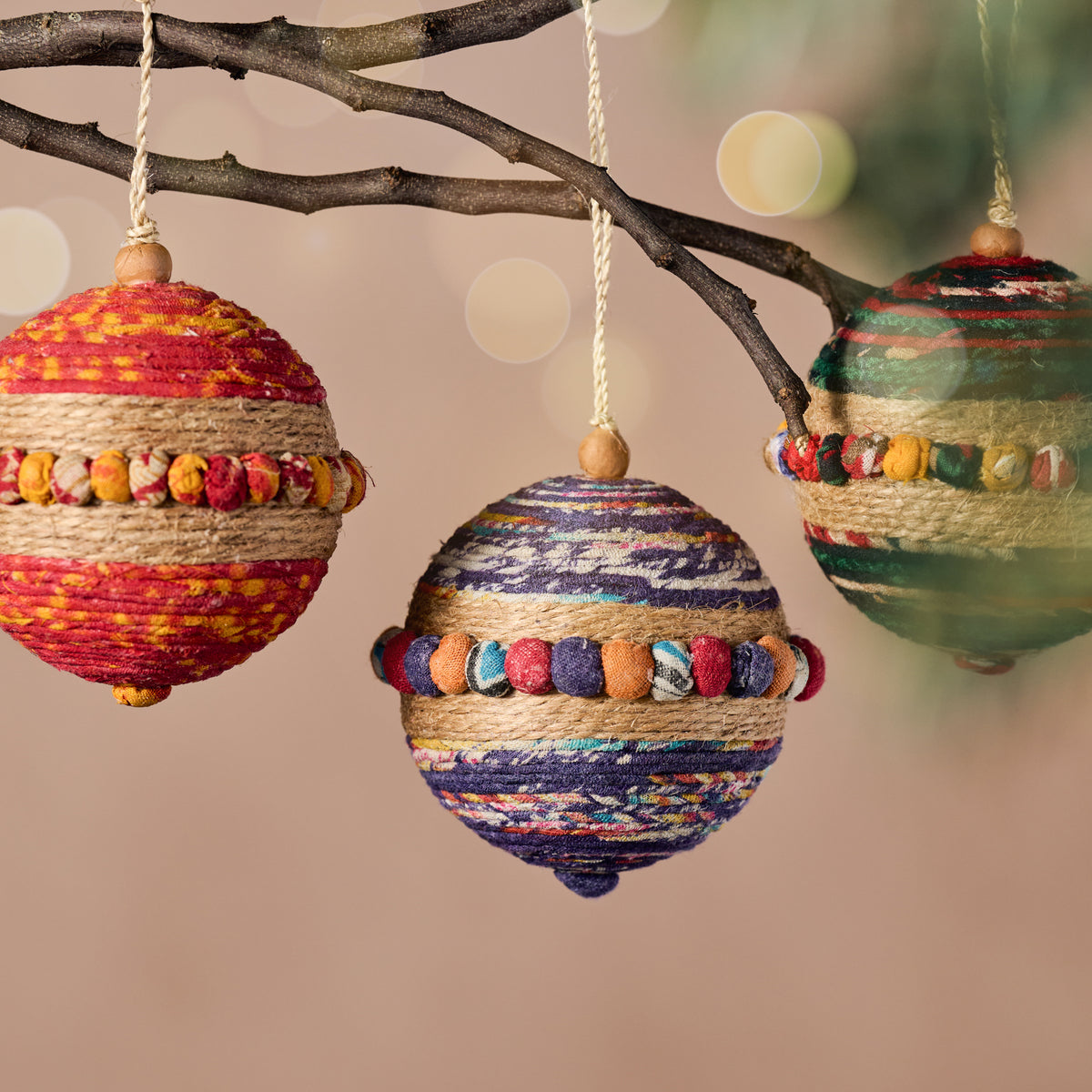 Usna Sari Ball Ornament - Ten Thousand Villages
