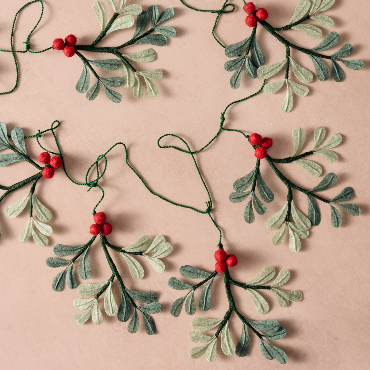 Ullasa Holly Silk Paper Garland - Ten Thousand Villages