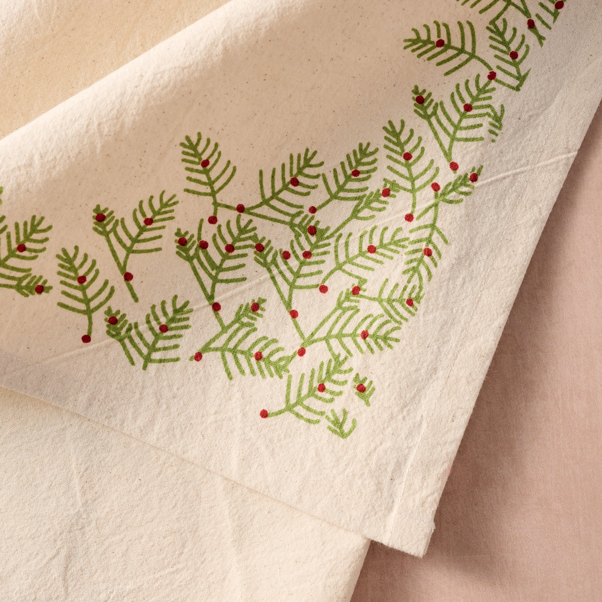 Sardee Holly Cotton Tea Towel - Ten Thousand Villages