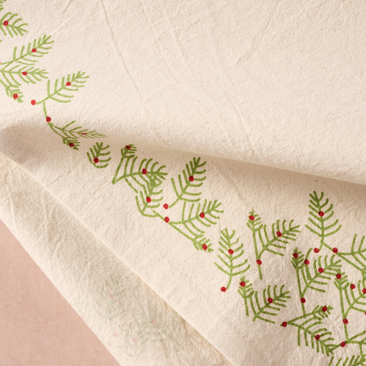 Sardee Holly Cotton Tea Towel - Ten Thousand Villages