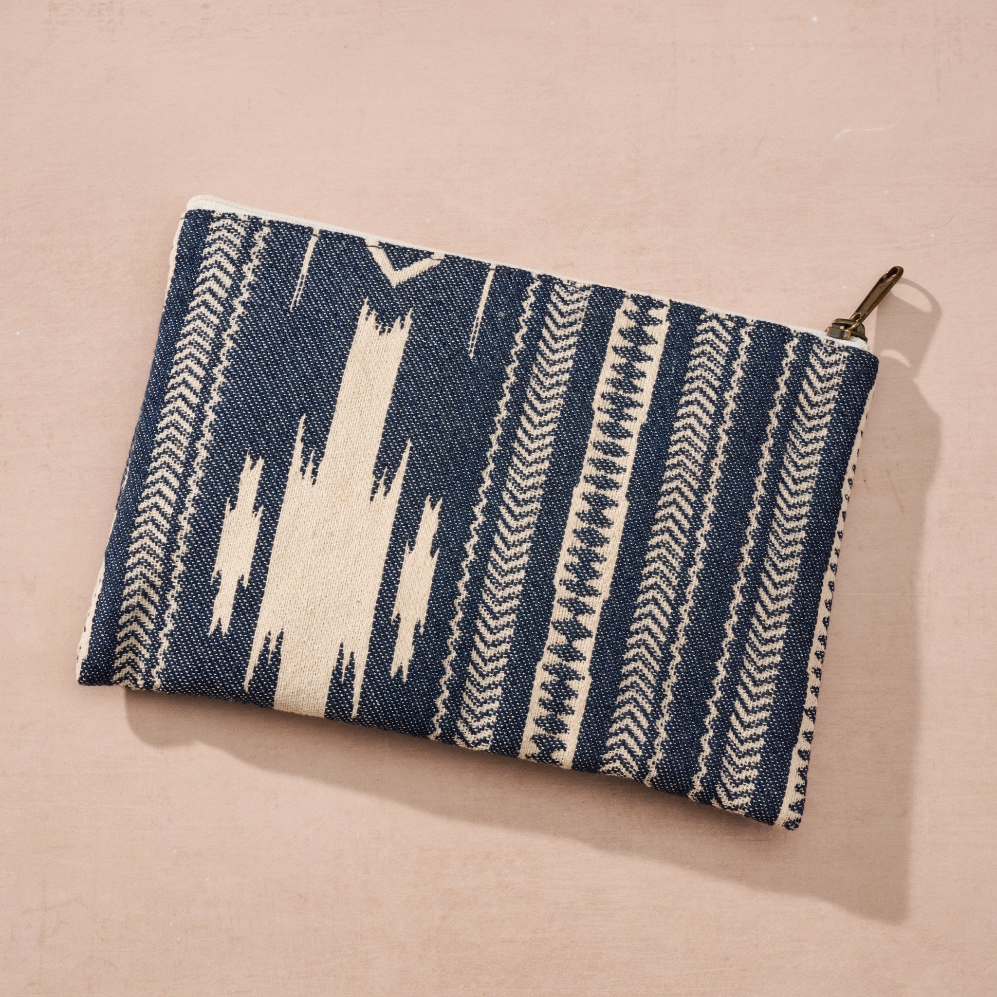 Dhari Drop In Bag - Blue - Ten Thousand Villages