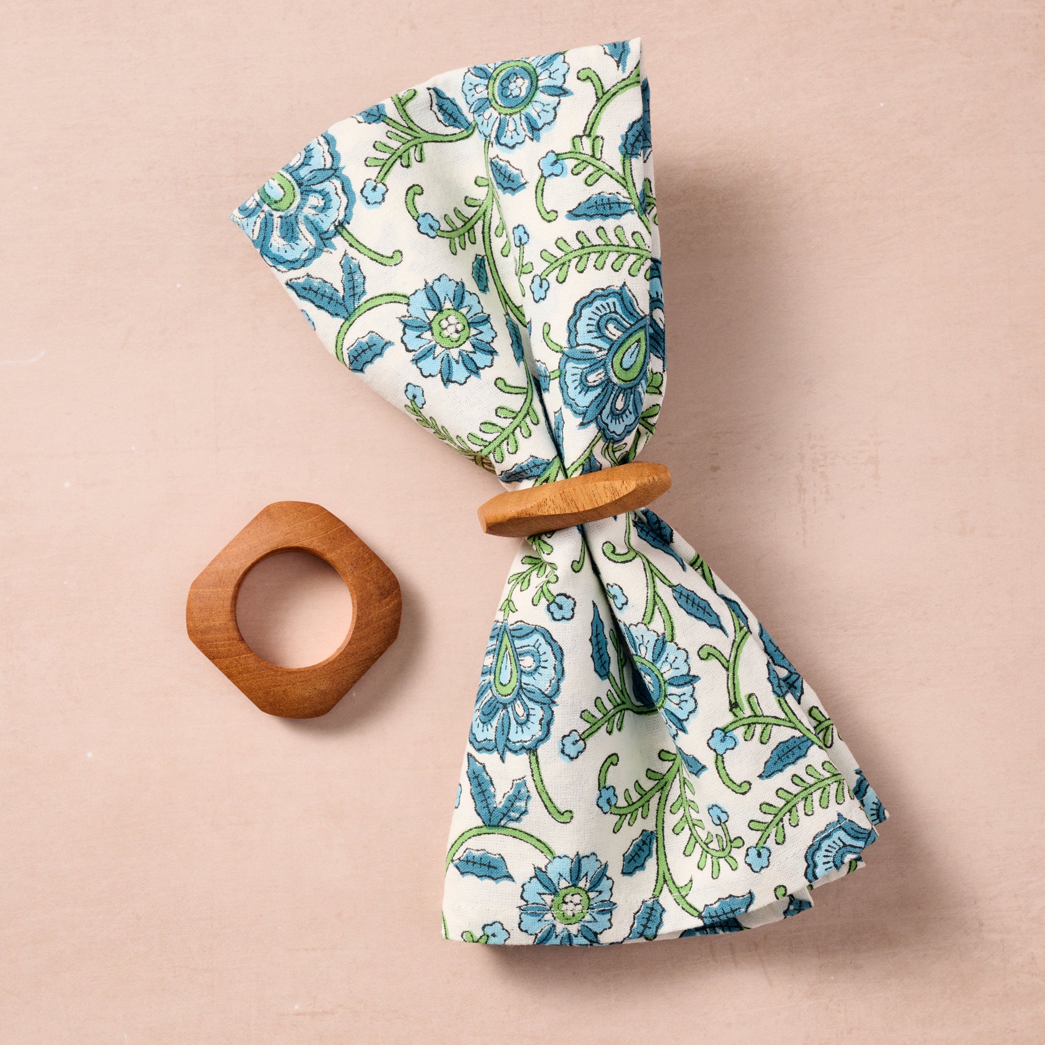 Caja Mahogany Napkin Rings - Set of 2 - Ten Thousand Villages