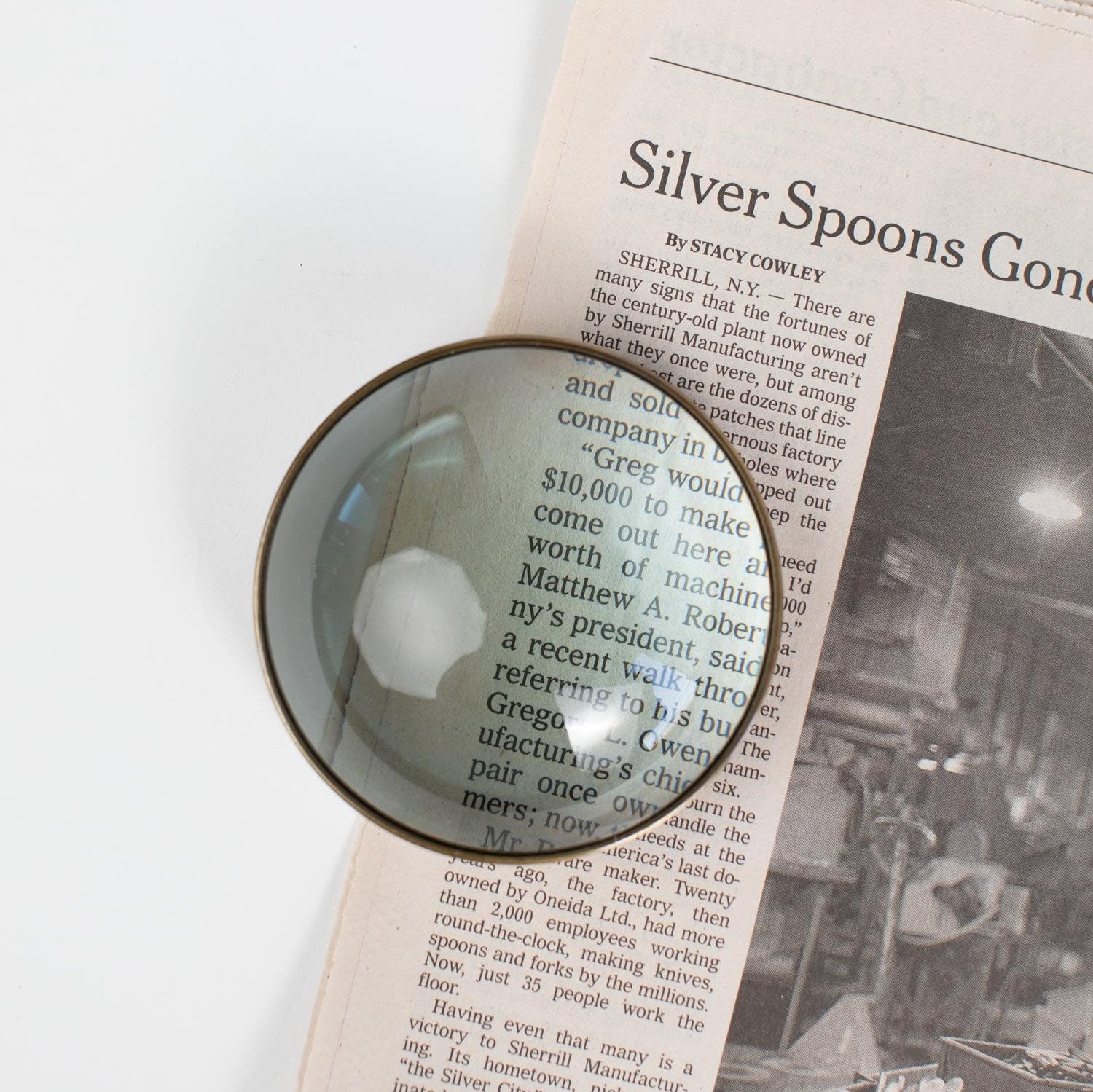 Magnifying Paperweight - Ten Thousand Villages